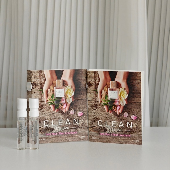 2 New Clean Reserve Lush Fleur Sample Sprays 0.05 oz / 1.5 ml each - Picture 1 of 1